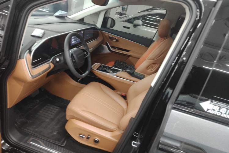 Used SAIC MAXUS Dajia 9 2024 Super Hybrid Ultra-Long Range Forest Edition 7-Seater Left Front Seat