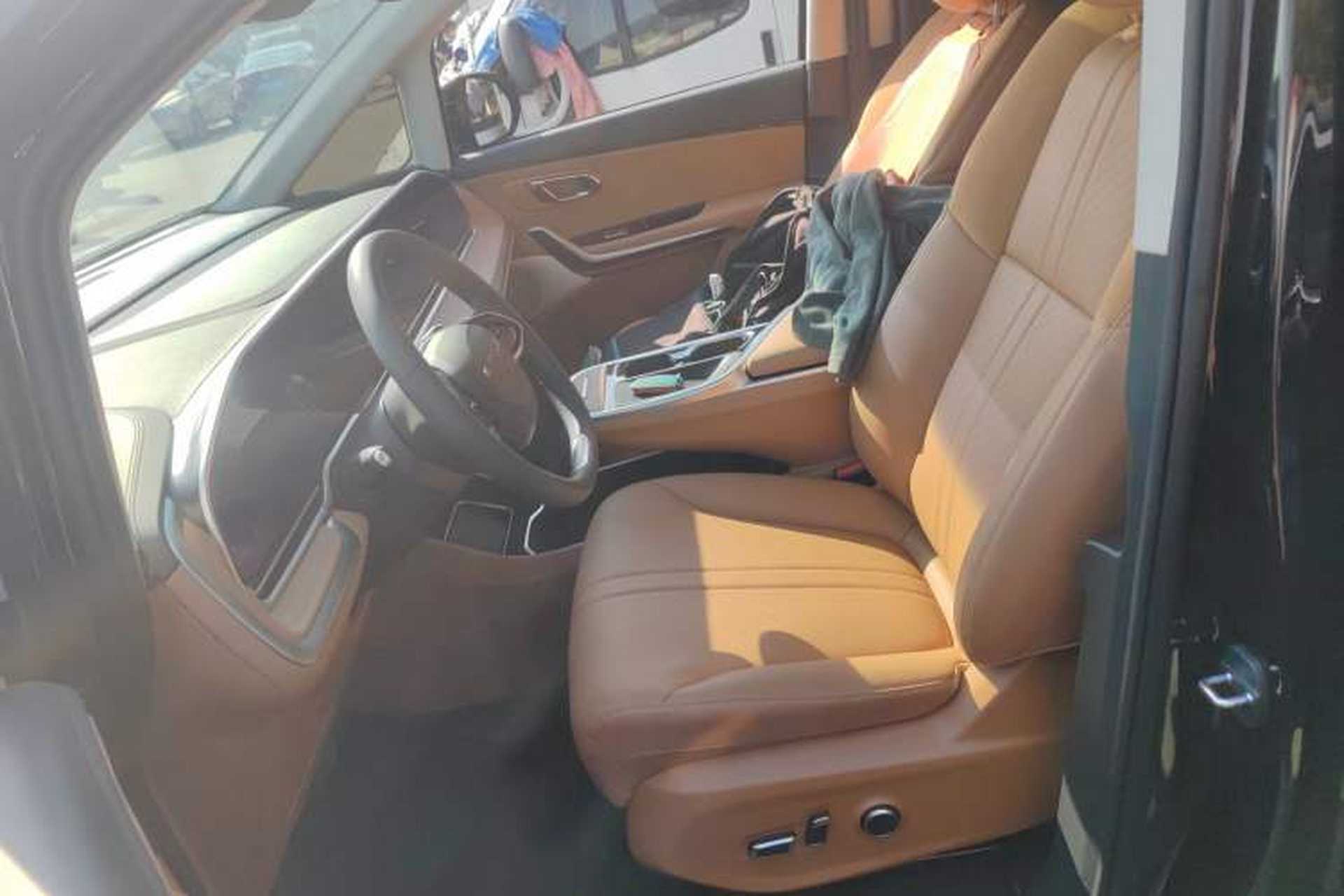 Used SAIC MAXUS Dajia 9 2024 Super Hybrid Ultra-Long Range Forest Edition 7-Seater Left Front Seat