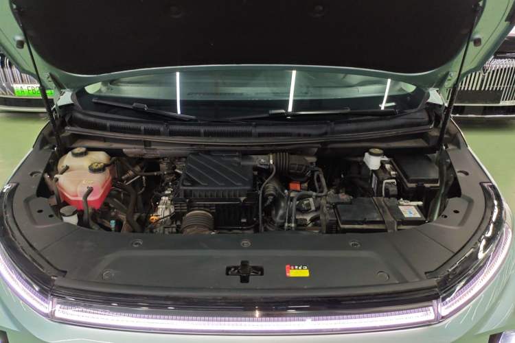 Used SAIC MAXUS Dajia 9 2024 Super Hybrid Ultra-Long Range Forest Edition 7-Seater Engine Bay