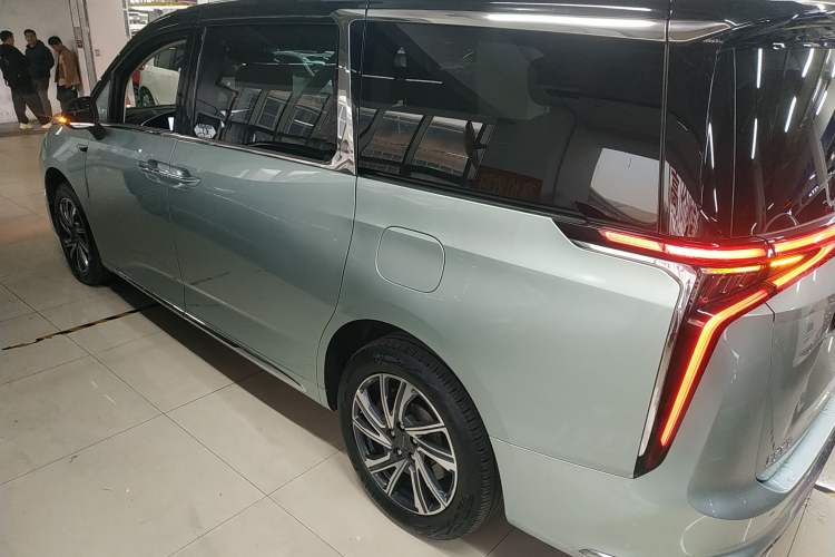 Used SAIC MAXUS Dajia 9 2024 Super Hybrid Ultra-Long Range Forest Edition 7-Seater Exterior 3