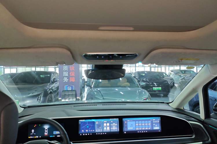 Used SAIC MAXUS Dajia 9 2024 Super Hybrid Ultra-Long Range Forest Edition 7-Seater Headliner