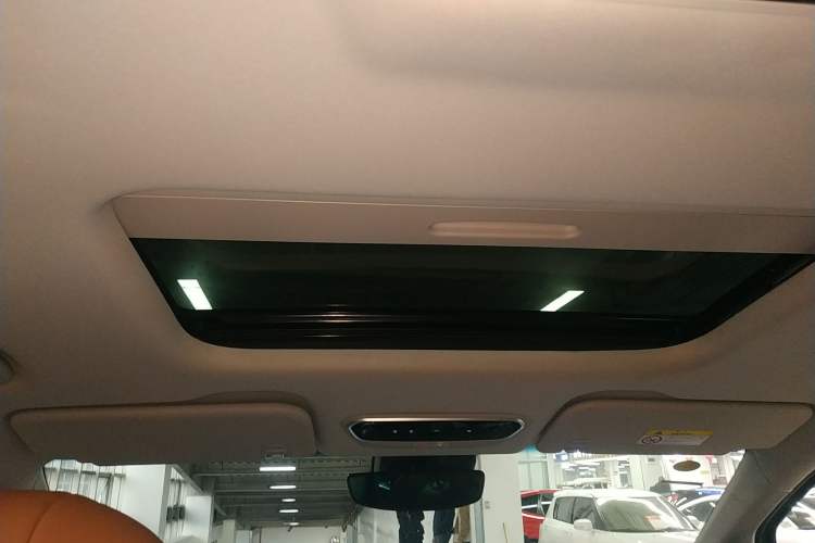 Used SAIC MAXUS Dajia 9 2024 Super Hybrid Ultra-Long Range Forest Edition 7-Seater Headliner