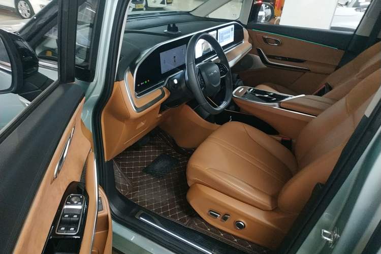 Used SAIC MAXUS Dajia 9 2024 Super Hybrid Ultra-Long Range Forest Edition 7-Seater Interior 3
