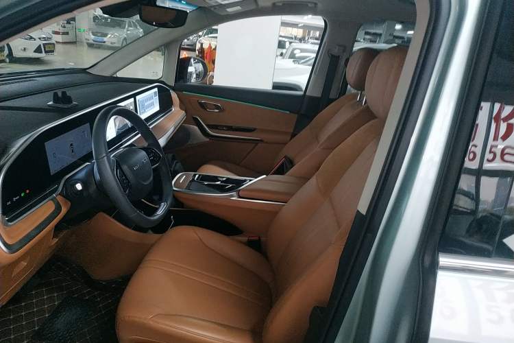Used SAIC MAXUS Dajia 9 2024 Super Hybrid Ultra-Long Range Forest Edition 7-Seater Left Front Seat