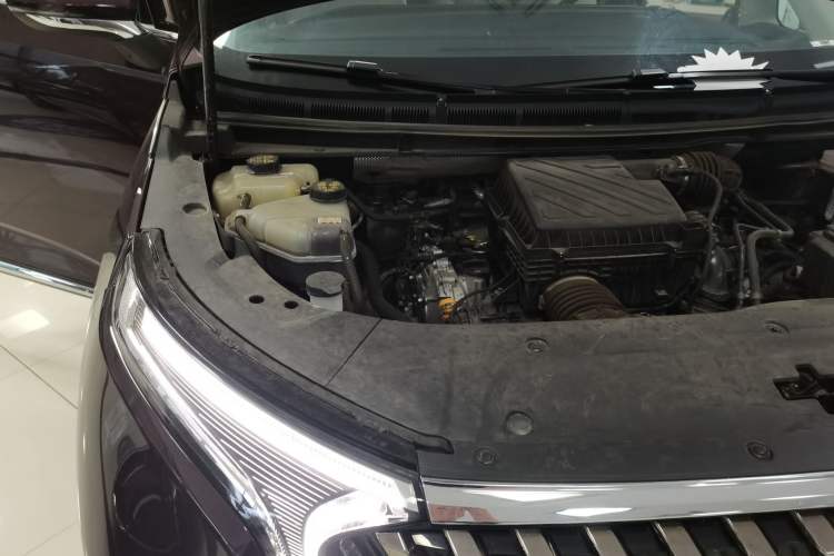 Used SAIC MAXUS Dajia 9 2024 Super Hybrid Ultra-Long Range Forest Edition 7-Seater Engine Bay Right