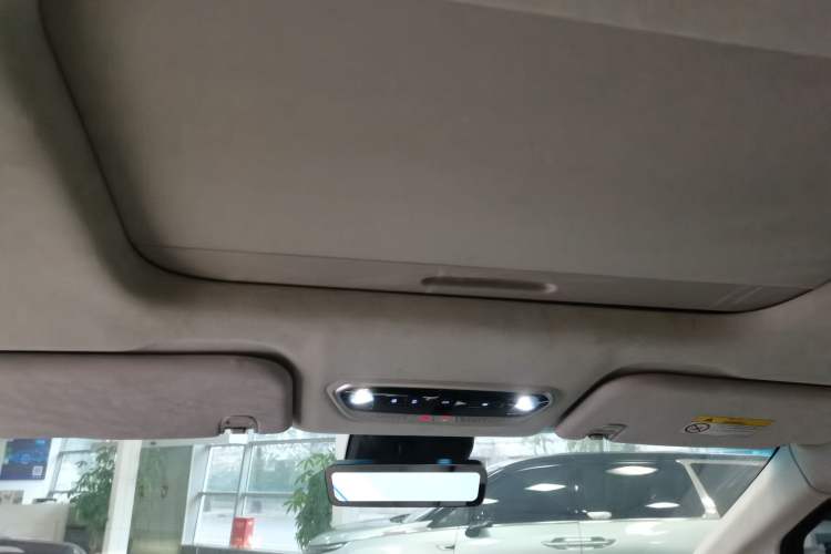 Used SAIC MAXUS Dajia 9 2024 Super Hybrid Ultra-Long Range Forest Edition 7-Seater Headliner