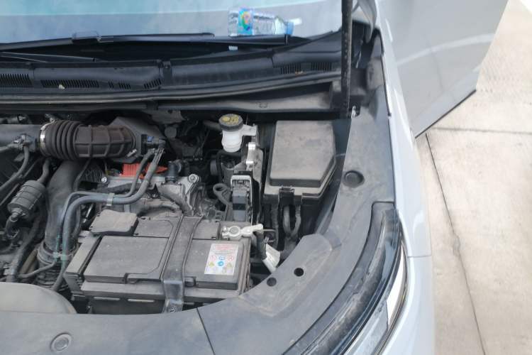 Used SAIC MAXUS Dajia 9 2024 Super Hybrid Long-Range Prairie Edition 7-Seater Engine Bay Left