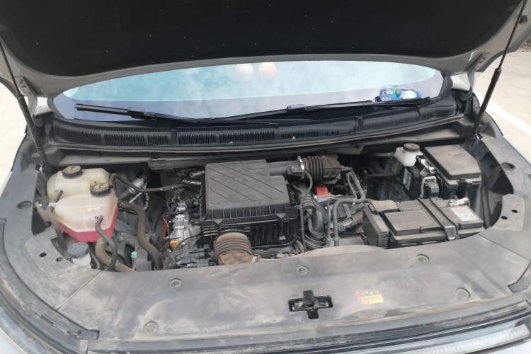 Used SAIC MAXUS Dajia 9 2024 Super Hybrid Long-Range Prairie Edition 7-Seater Engine Bay
