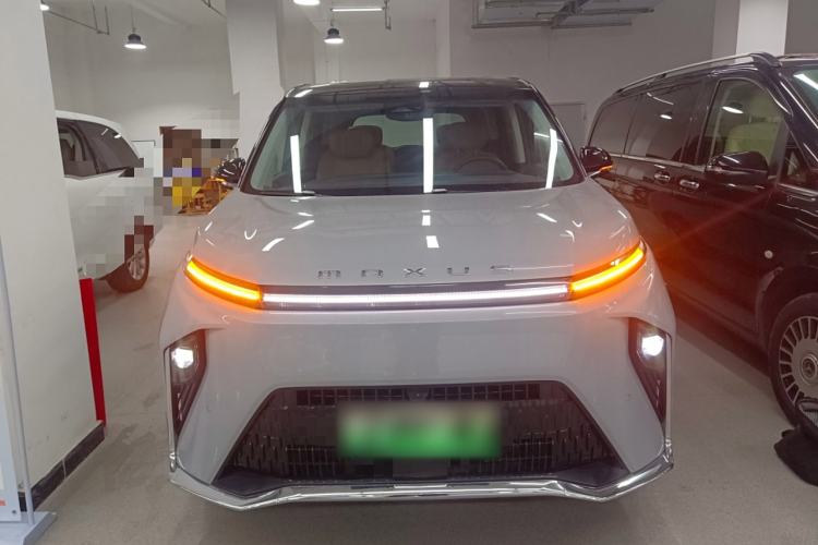 Used SAIC MAXUS Dajia 9 2024 Super Hybrid Long-Range Forest Edition 7-Seater Front