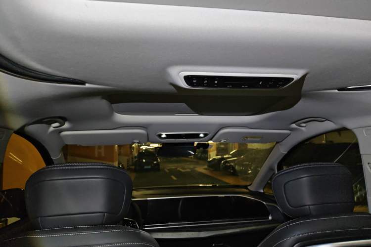 Used SAIC MAXUS Dajia 9 2024 Long-Range Forest Seven-Seater Version Headliner