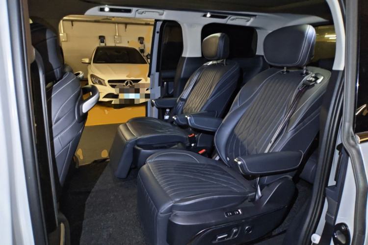 Used SAIC MAXUS Dajia 9 2024 Long-Range Forest Seven-Seater Version Interior 4