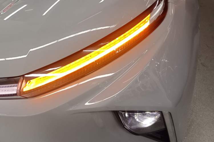 Used SAIC MAXUS Dajia 9 2024 Super Hybrid Long-Range Forest Edition 7-Seater Left Front Headlight