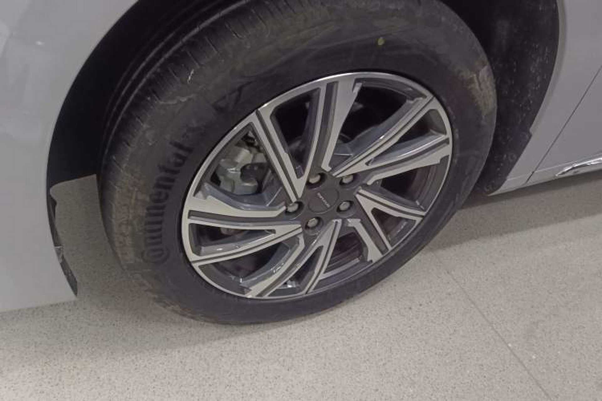 Used SAIC MAXUS Dajia 9 2024 Super Hybrid Long-Range Forest Edition 7-Seater Left Front Wheel Hub