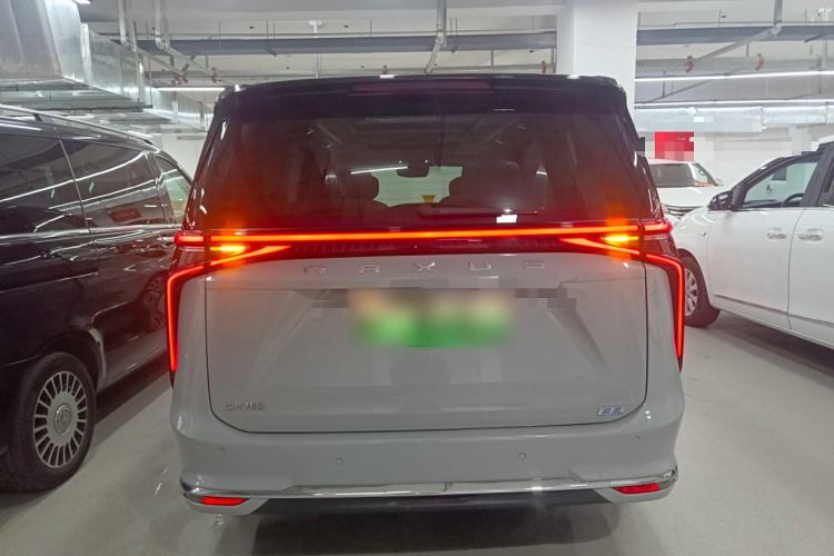 Used SAIC MAXUS Dajia 9 2024 Super Hybrid Long-Range Forest Edition 7-Seater Rear