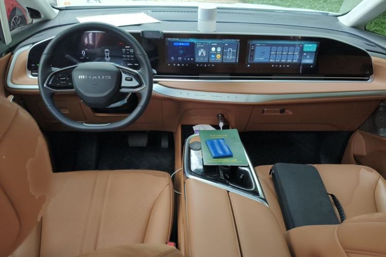 Used SAIC MAXUS Dajia 9 2024 Super Hybrid Ultra-Long Range Forest Edition 7-Seater Center Console