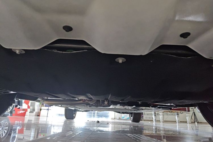 Used SAIC MAXUS Dajia 9 2024 Super Hybrid Ultra-Long Range Executive Version 7-Seater Chassis Front