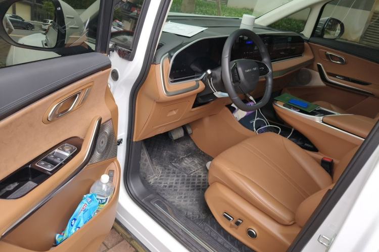 Used SAIC MAXUS Dajia 9 2024 Super Hybrid Ultra-Long Range Forest Edition 7-Seater Driver Seat