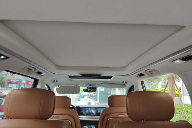 Used SAIC MAXUS Dajia 9 2024 Super Hybrid Ultra-Long Range Forest Edition 7-Seater Headliner