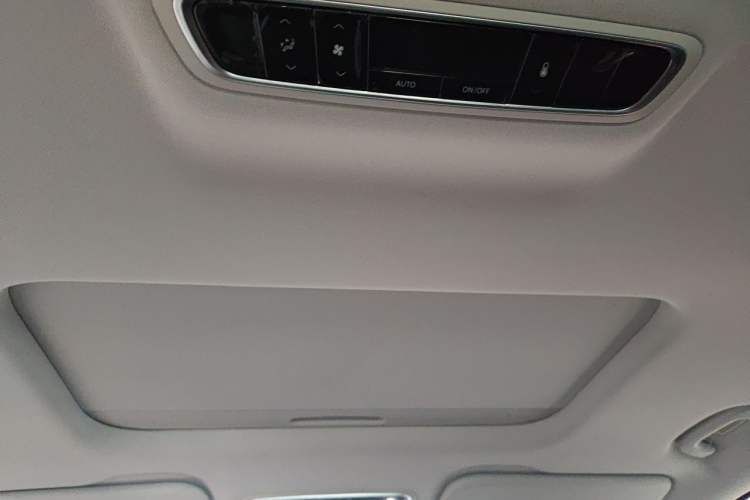 Used SAIC MAXUS Dajia 9 2024 Super Hybrid Ultra-Long Range Executive Version 7-Seater Headliner