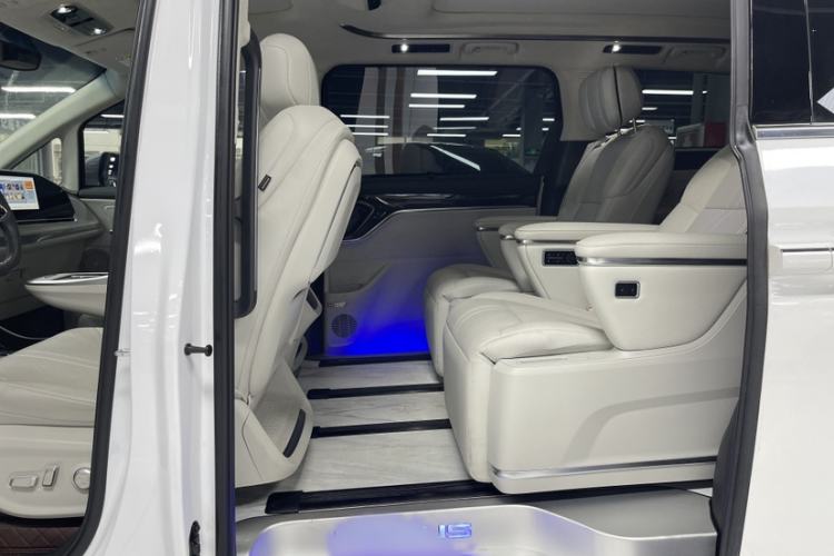 Used SAIC MAXUS Dajia 9 2024 Updated Version Super Hybrid Ultra-Long Range Forest Edition 7-Seater Interior 4