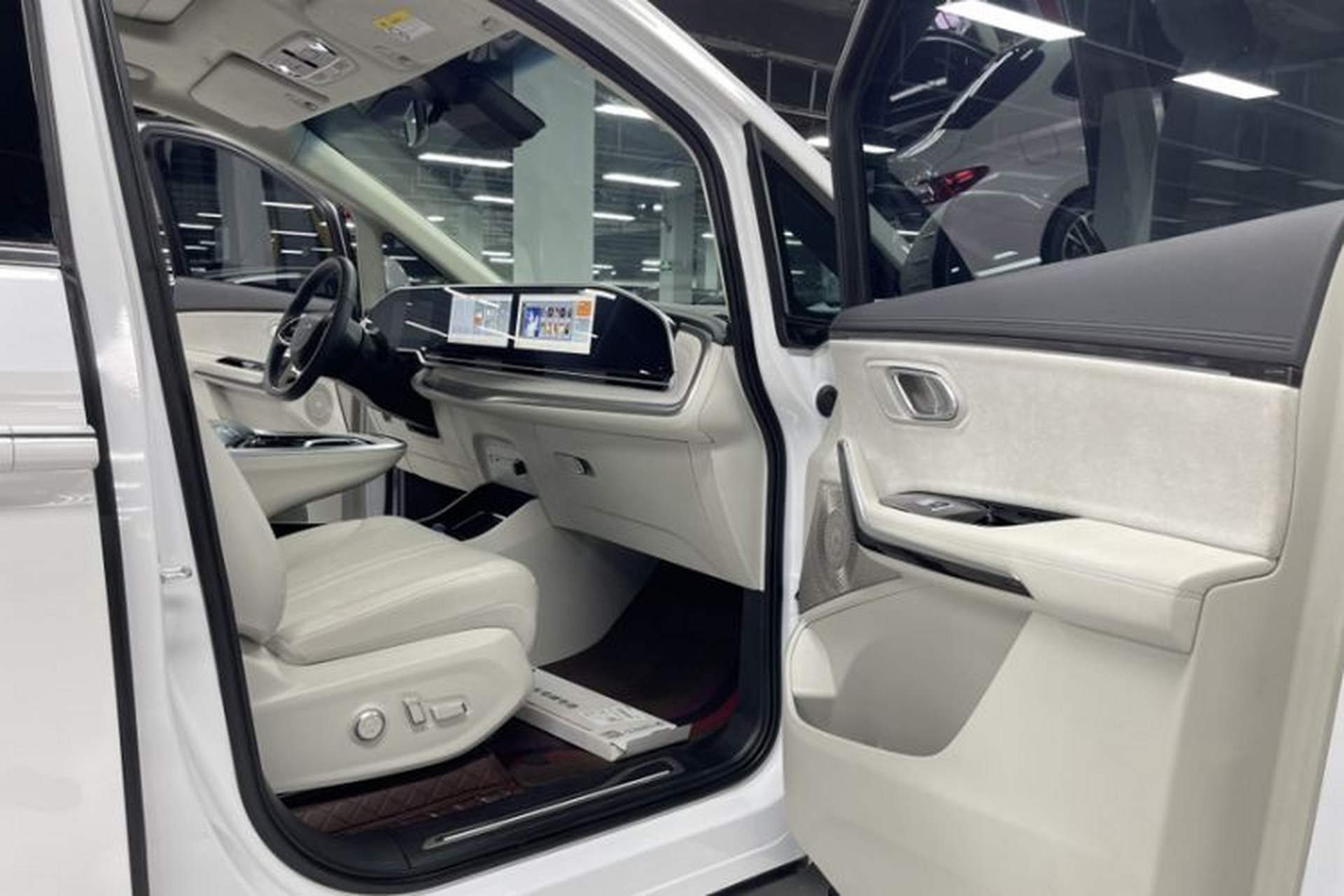 Used SAIC MAXUS Dajia 9 2024 Updated Version Super Hybrid Ultra-Long Range Forest Edition 7-Seater Interior 6