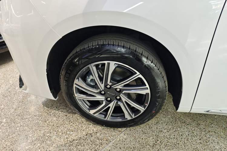 Used SAIC MAXUS Dajia 9 2024 Restyled Super Hybrid Long-Range Forest Edition 7-Seater Left Front Wheel Hub