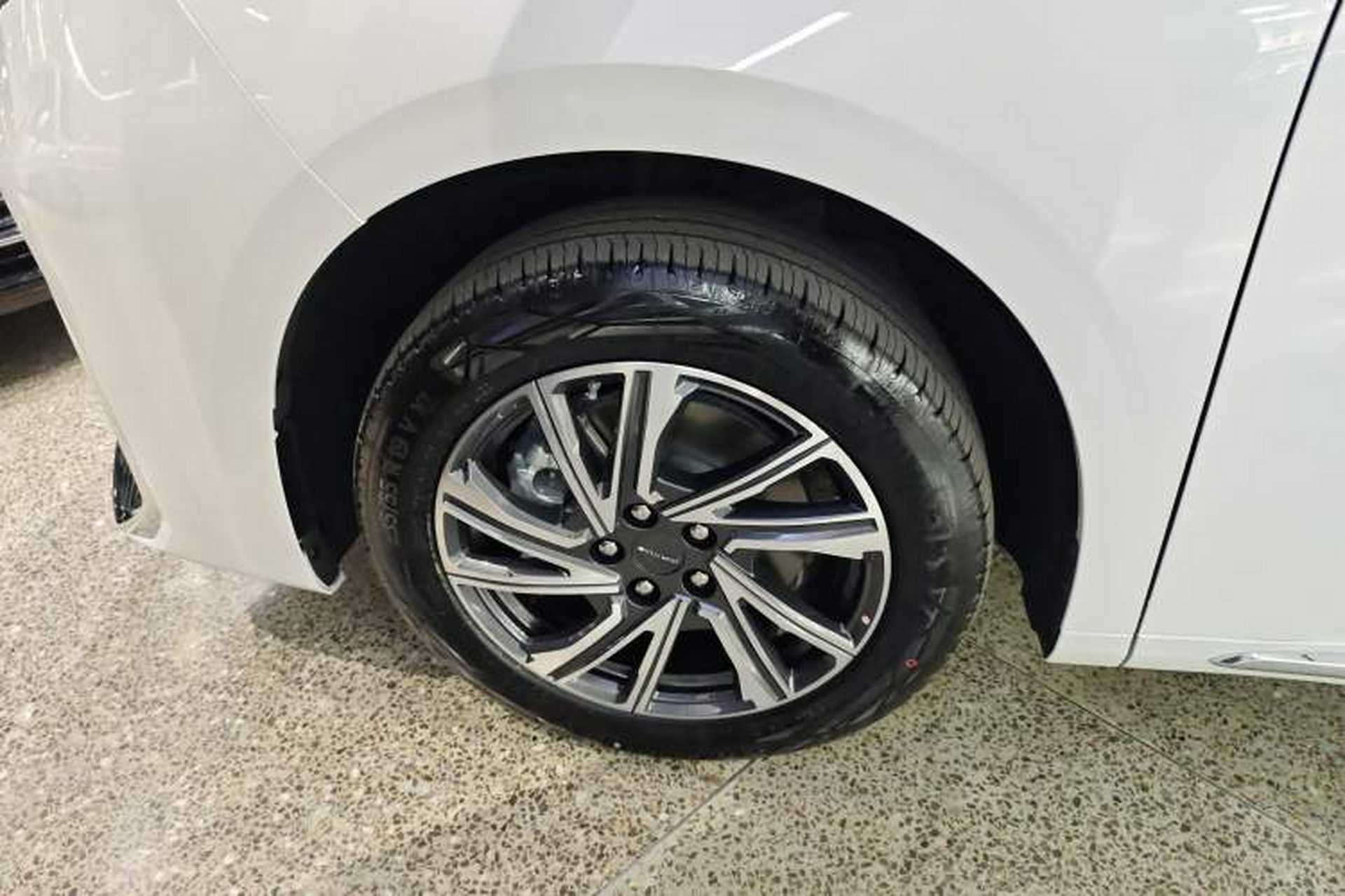 Used SAIC MAXUS Dajia 9 2024 Restyled Super Hybrid Long-Range Forest Edition 7-Seater Left Front Wheel Hub