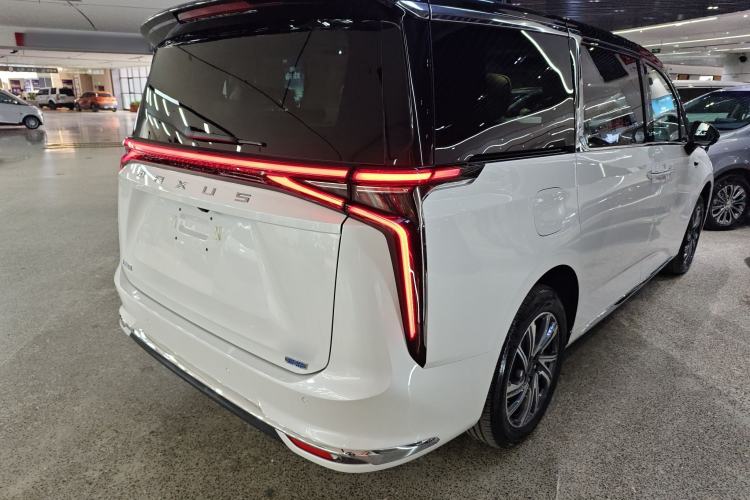 Used SAIC MAXUS Dajia 9 2024 Restyled Super Hybrid Long-Range Forest Edition 7-Seater Rear Right 45 Deg