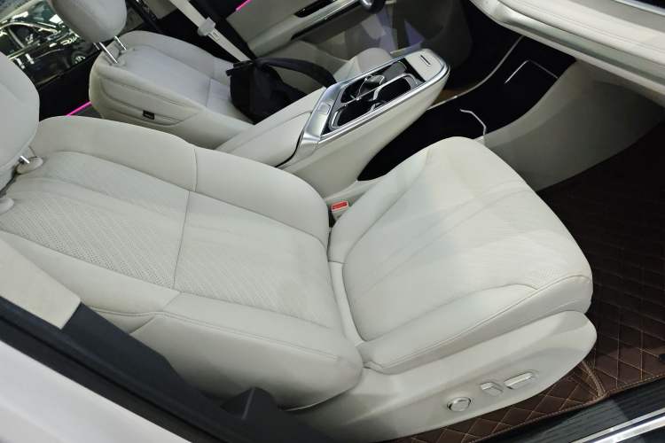 Used SAIC MAXUS Dajia 9 2024 Restyled Super Hybrid Long-Range Forest Edition 7-Seater Right Front Seat