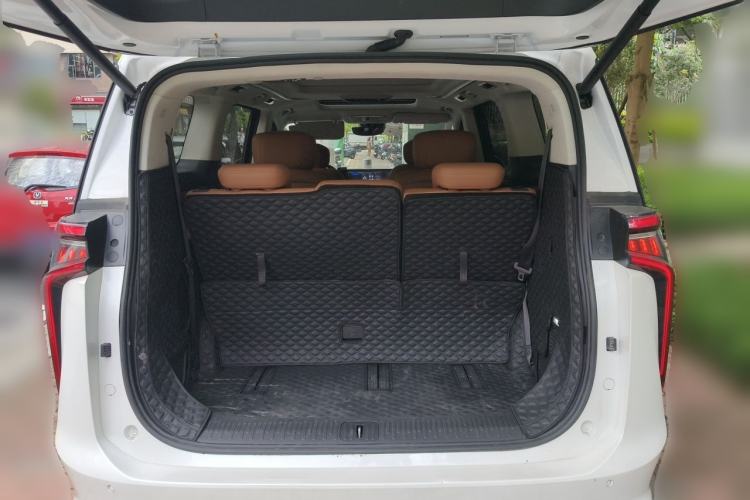 Used SAIC MAXUS Dajia 9 2024 Super Hybrid Ultra-Long Range Forest Edition 7-Seater Trunk