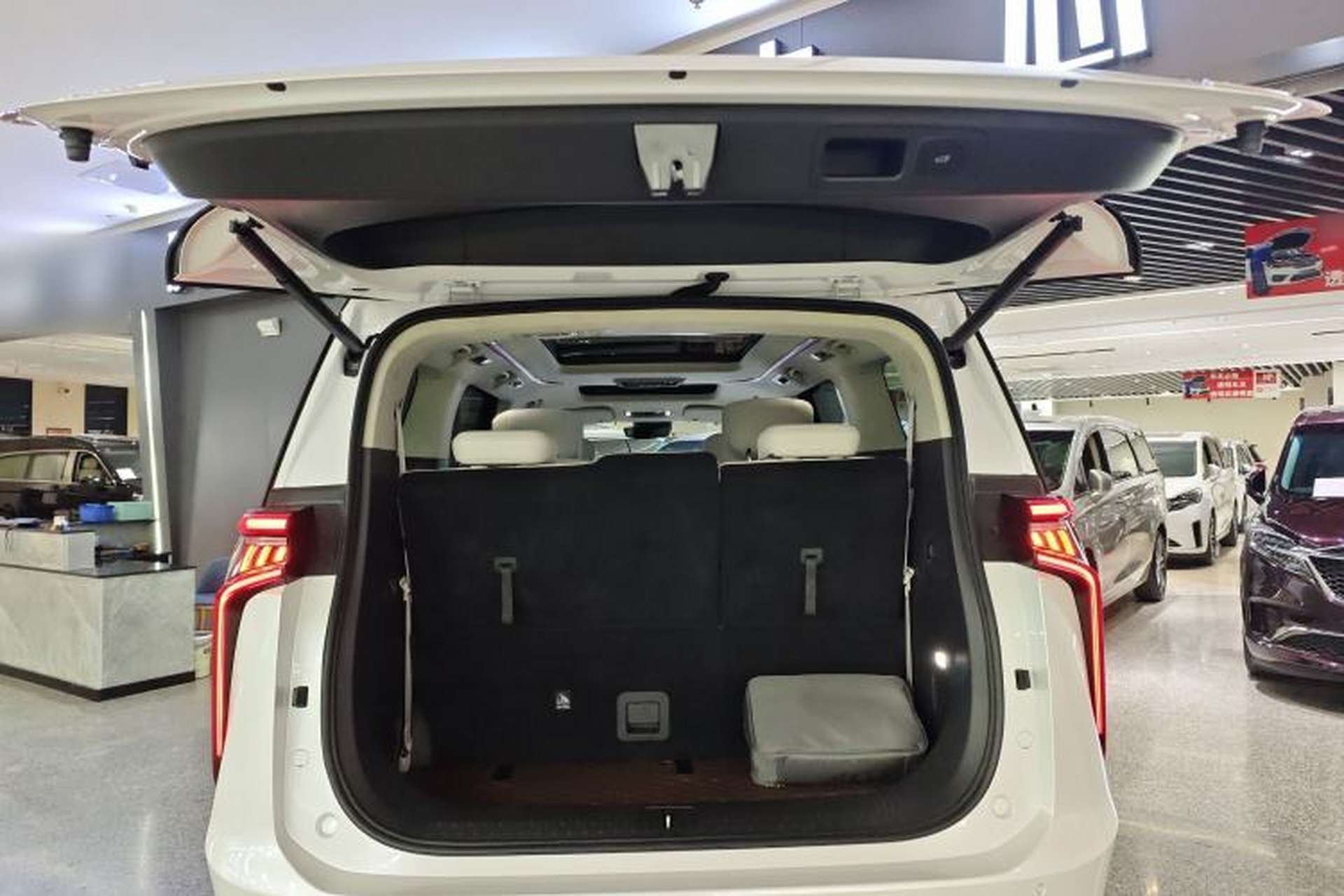 Used SAIC MAXUS Dajia 9 2024 Restyled Super Hybrid Long-Range Forest Edition 7-Seater Trunk