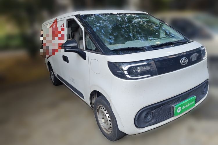 Used SAIC MAXUS Dana V1 2023 V1 Short Wheelbase Low Roof (43 kWh) Front Right 45 Deg