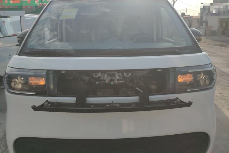 Used SAIC MAXUS Dana V1 2023 V1 Short Wheelbase High Roof (43 kWh) Engine Bay