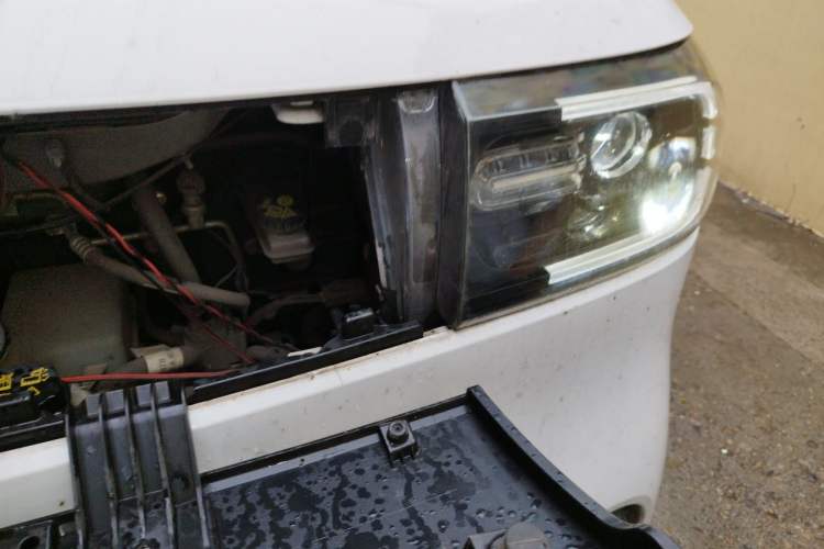 Used SAIC MAXUS Dana V1 2023 V1 Short Wheelbase Low Roof (42 kWh) Engine Bay Left
