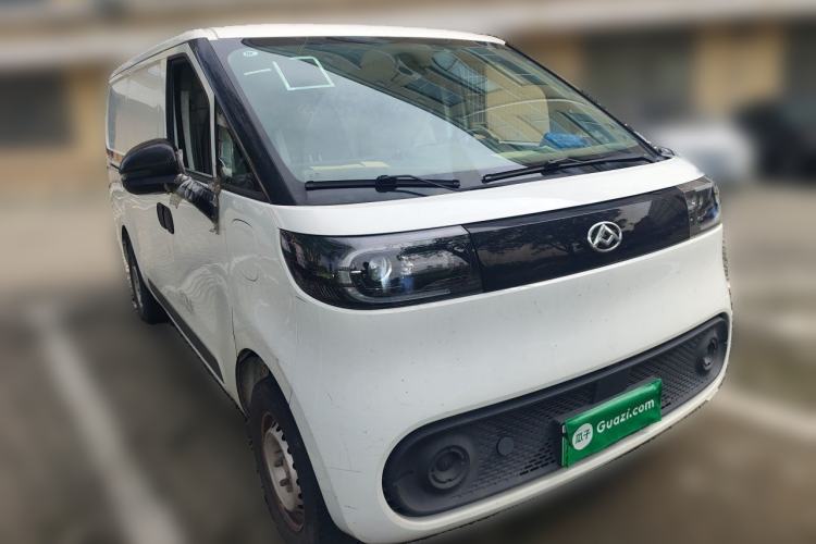 Used SAIC MAXUS Dana V1 2023 V1 Short Wheelbase Low Roof (42 kWh) Front Right 45 Deg