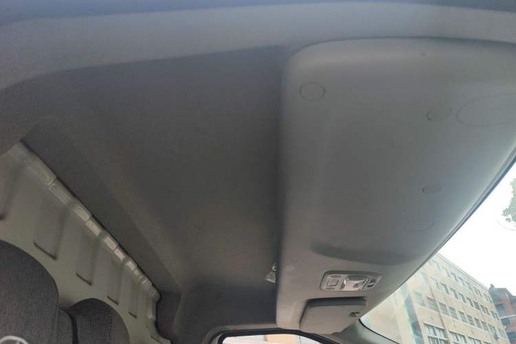 Used SAIC MAXUS Dana V1 2023 V1 Short Wheelbase Low Roof (42 kWh) Headliner