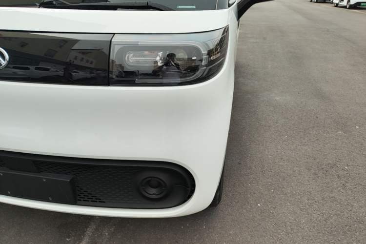 Used SAIC MAXUS Dana V1 2023 V1 Short Wheelbase High Roof (43 kWh) Left Front Headlight