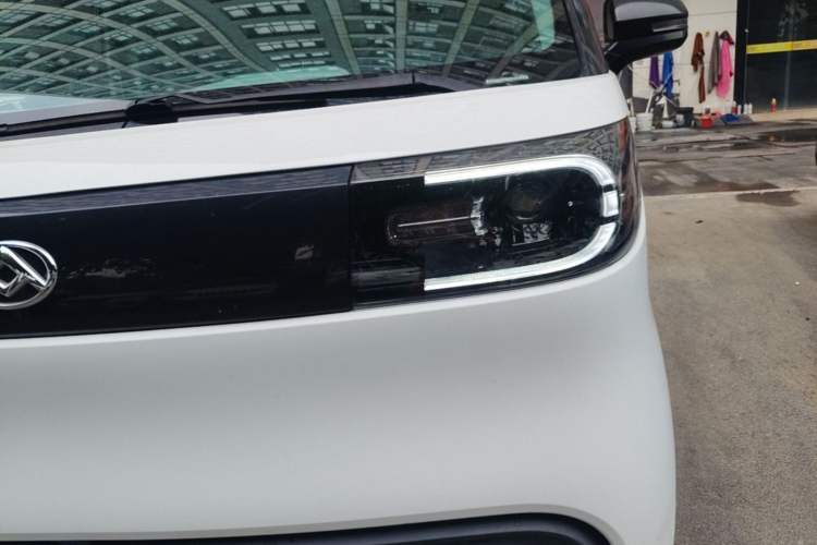 Used SAIC MAXUS Dana V1 2023 V1 Short Wheelbase Low Roof (42 kWh) Left Front Headlight