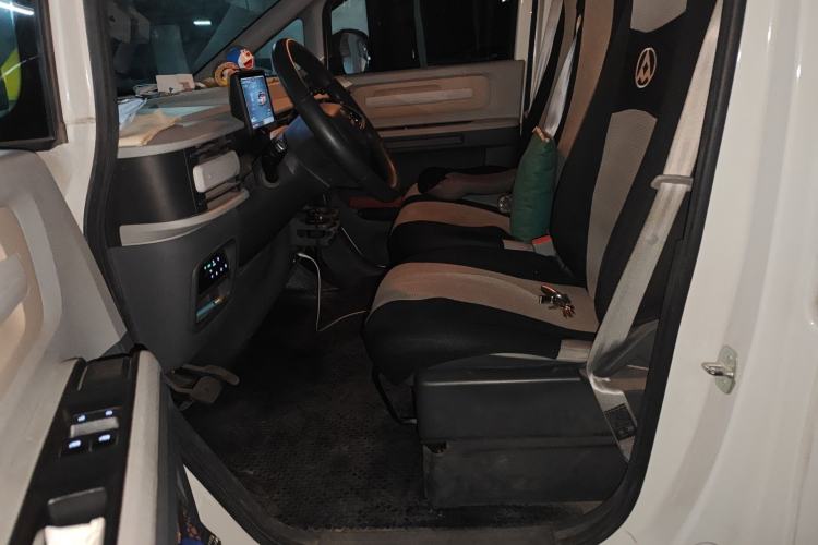 Used SAIC MAXUS Dana V1 2023 V1 Short Wheelbase Low Roof (42 kWh) Left Front Seat