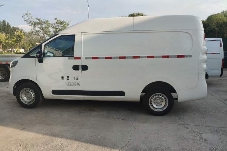 Used SAIC MAXUS Dana V1 2023 V1 Short Wheelbase High Roof (43 kWh) Left Side