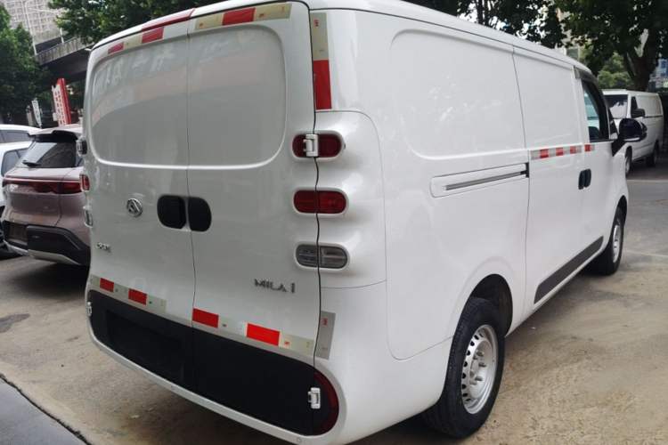 Used SAIC MAXUS Dana V1 2023 V1 Short Wheelbase Low Roof (42 kWh) Rear Right 45 Deg