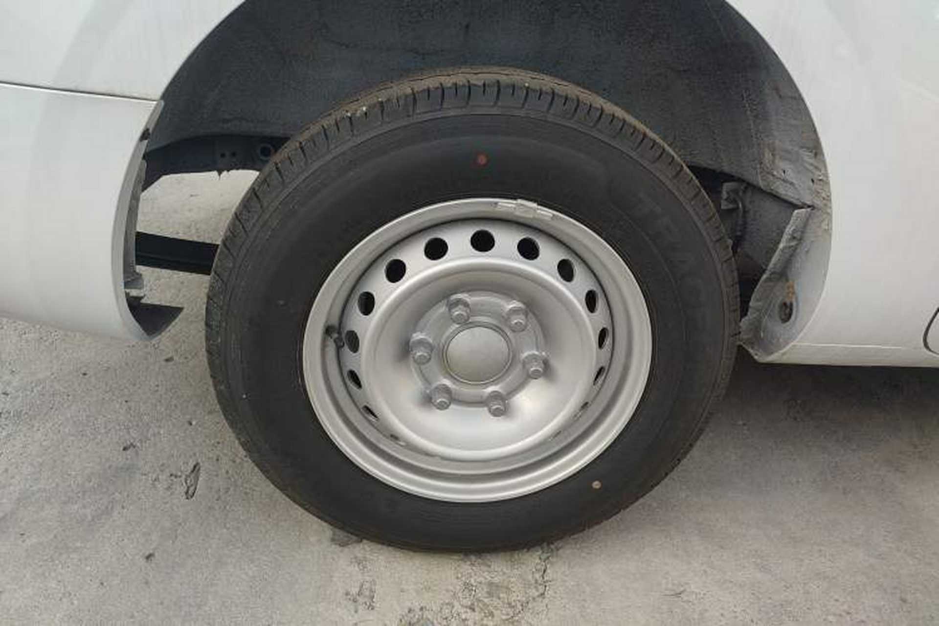 Used SAIC MAXUS Dana V1 2023 V1 Short Wheelbase High Roof (43 kWh) Right Rear Wheel Hub