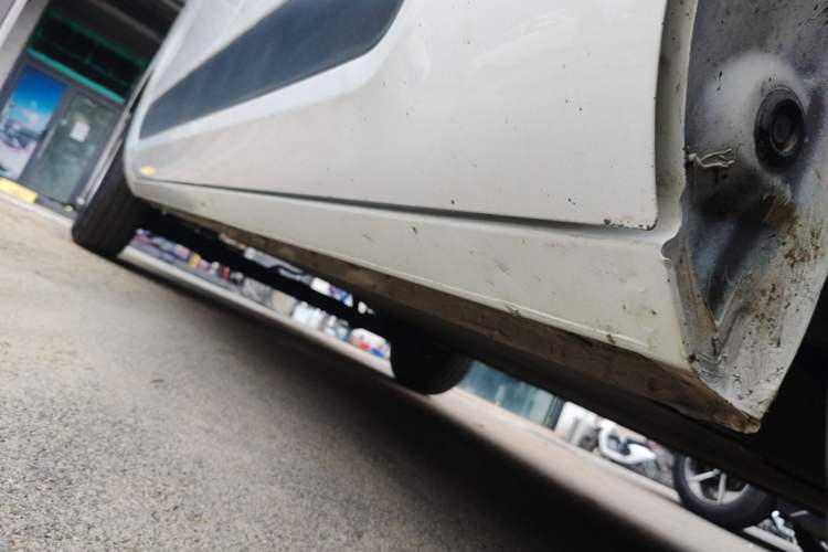 Used SAIC MAXUS Dana V1 2023 V1 Short Wheelbase Low Roof (42 kWh) Right Side Sill