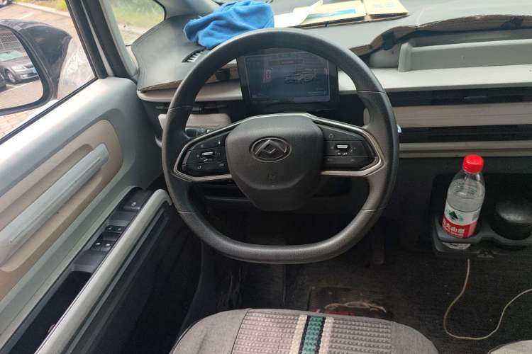 Used SAIC MAXUS Dana V1 2023 V1 Short Wheelbase Low Roof (42 kWh) Steering Wheel
