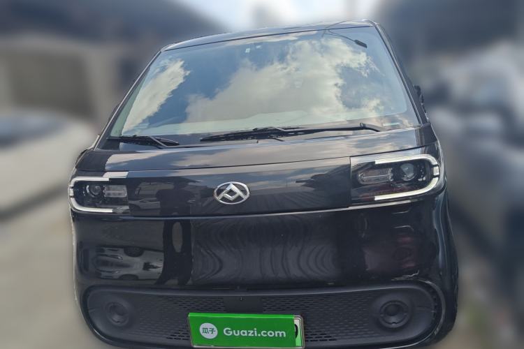 Used SAIC MAXUS Dana V1 2024 V1 Short Wheelbase Low-Roof Multi-Function Version (51 kWh) Front