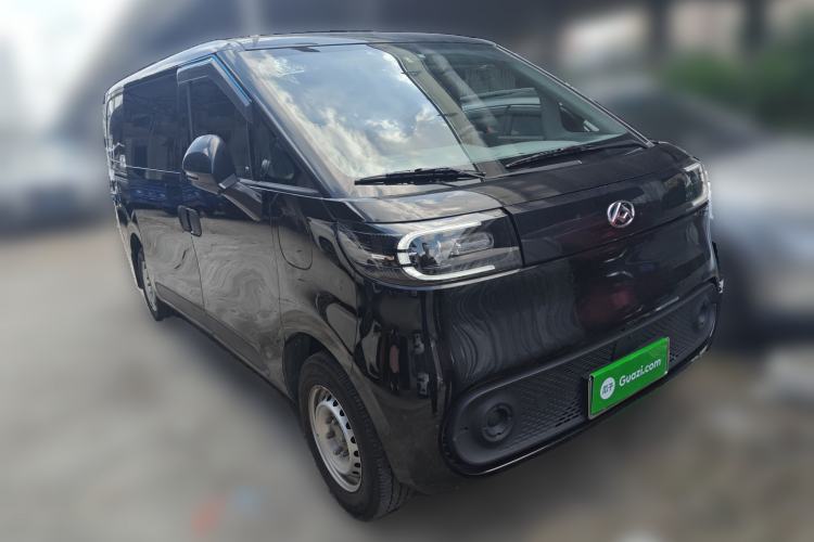 Used SAIC MAXUS Dana V1 2024 V1 Short Wheelbase Low-Roof Multi-Function Version (51 kWh) Front Right 45 Deg