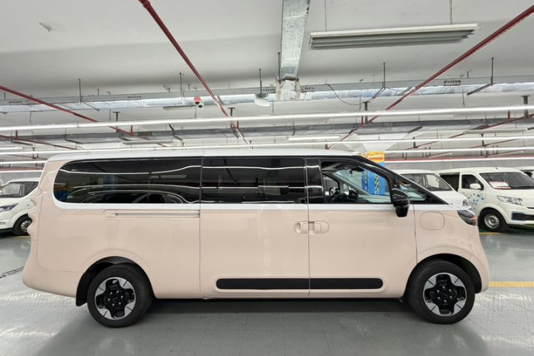 Used SAIC MAXUS Dana V1 2024 M1 Long-Wheelbase Low-Roof Passenger Version (64 kWh) Exterior 1