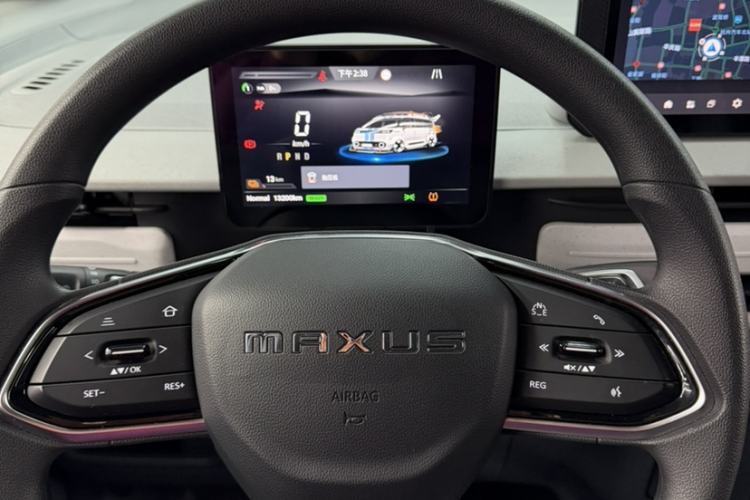 Used SAIC MAXUS Dana V1 2024 M1 Long-Wheelbase Low-Roof Passenger Version (64 kWh) Interior 4