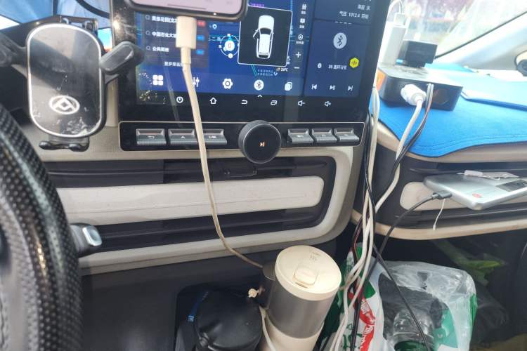 Used SAIC MAXUS Dana V1 2024 V1 Long Wheelbase High Roof (51 kWh) Audio And AC Panel