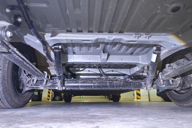 Used SAIC MAXUS Dana V1 2024 V1 Long Wheelbase Low-Roof Multi-Function Version (62 kWh) Chassis Rear